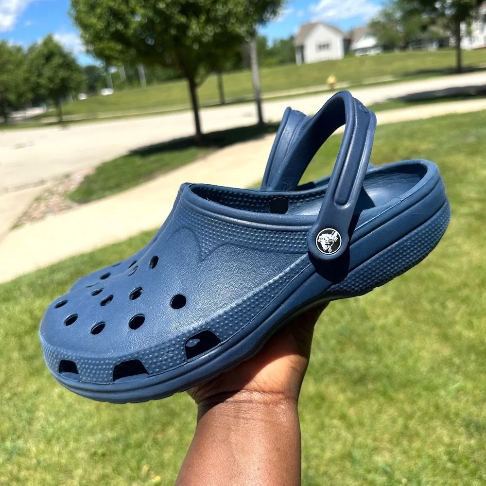 Crocs Adult Classic Clogs Unisex Size Men's 10-11 Women's 12-14 Navy Blue Shoe